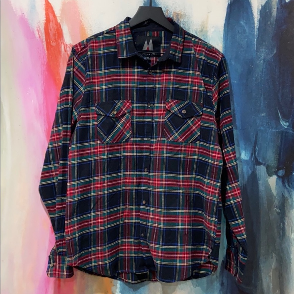 🔥NWT🔥Montfort Plaid Flannel Button Down.